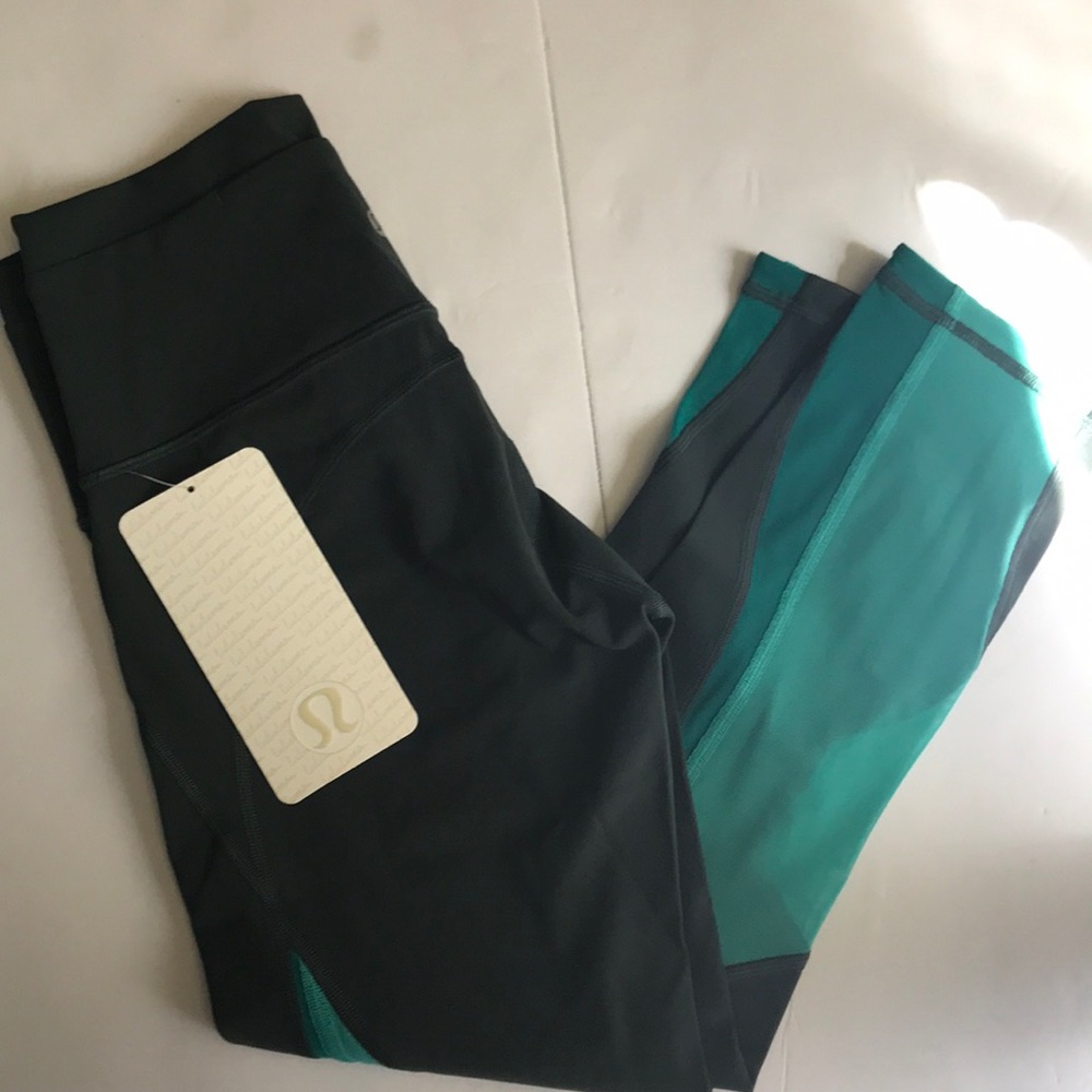 ⭐️LAST ONE Lululemon Mix and Mesh Crop 21” - Picture 5 of 6